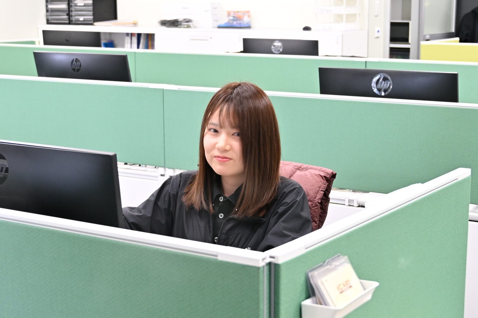 パソコン作業をする事務課Ｗ主任